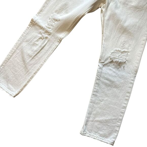 Levi’s 501 CT White Straight Leg Distressed Jeans - Picture 5 of 12